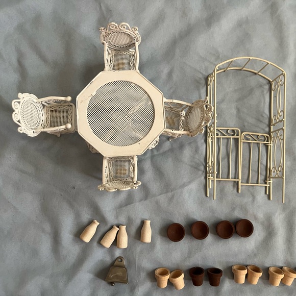 Elegant Cream Miniature Patio Set-metal - Picture 2 of 5